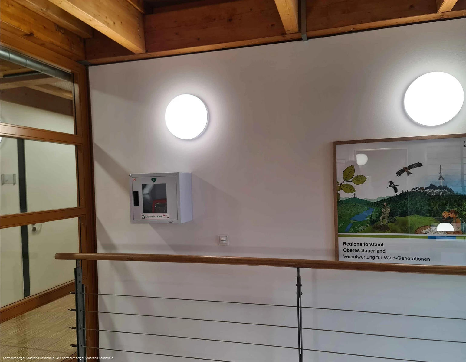 Defibrillator im Holz- und Touristikzentrum Schmallenberg