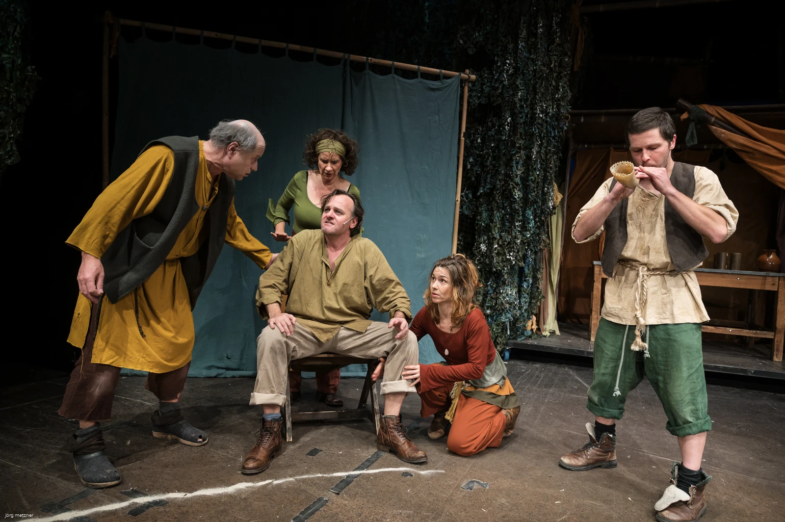 Ronja Räubertochter ATZE Musiktheater_©Jörg Metzner (4).jpg