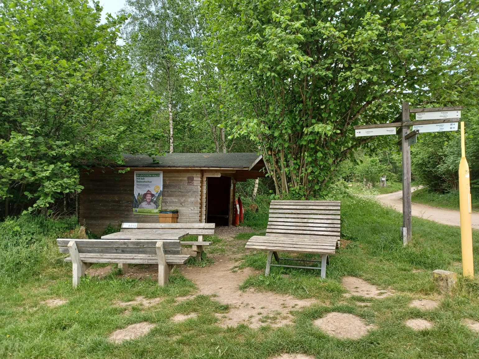 Rastplatz Vierkreuze (c) Naturpark Sauerland Rothaargebirge (1).jpg