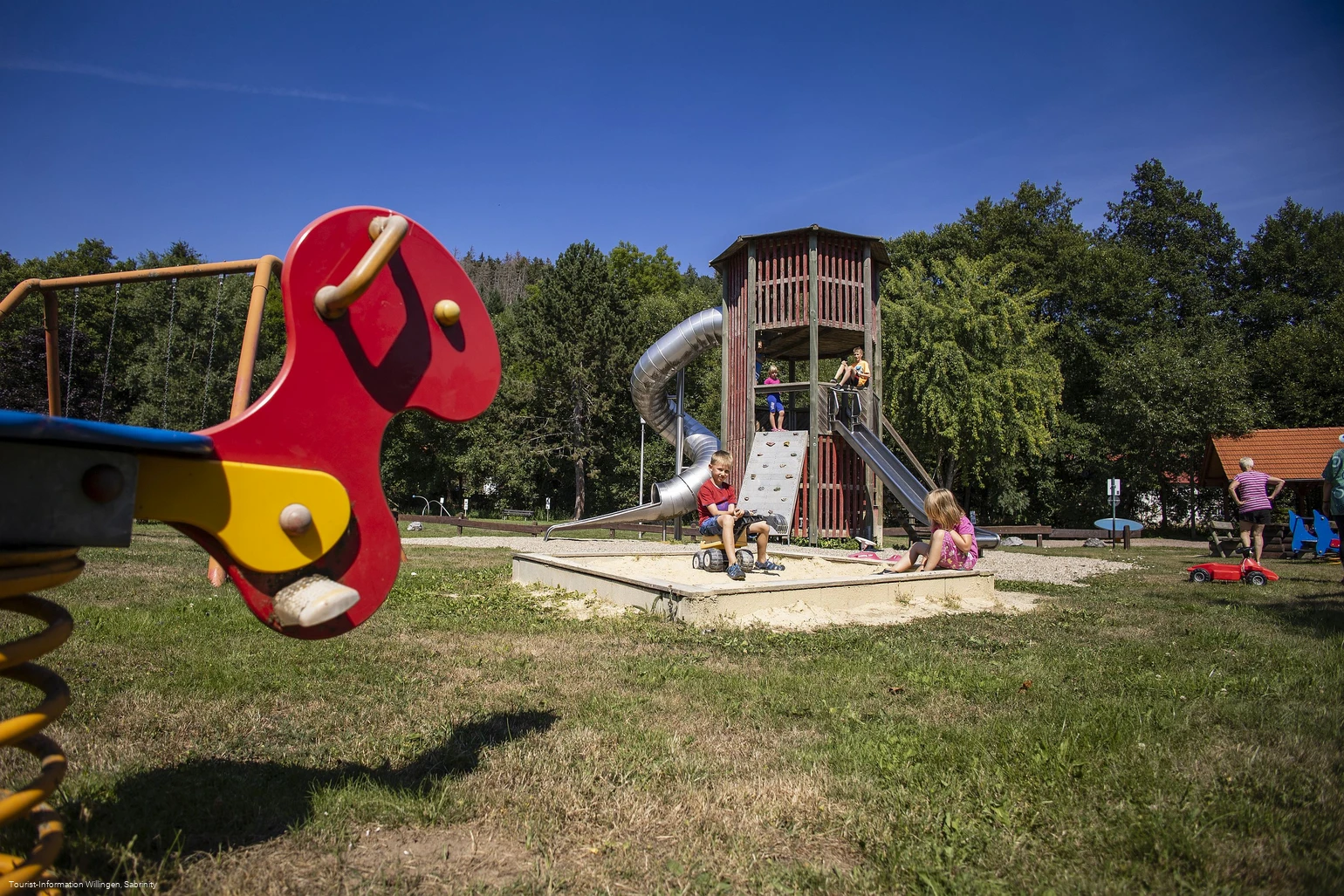 spielplatz-boemighausen-schaukeltier c) freizeitwelt-willingen, sabrinity.jpg
