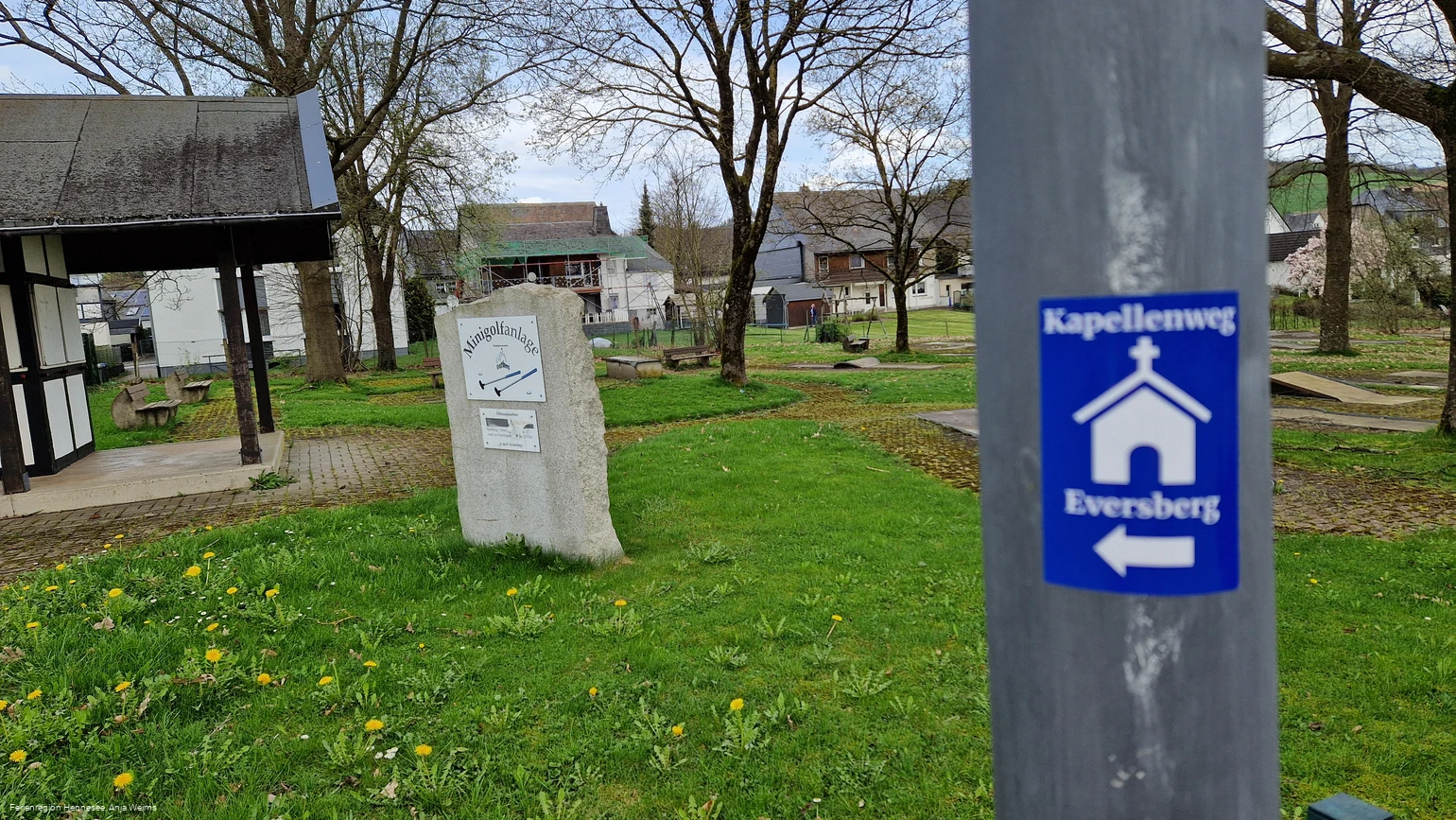Kapellenweg Eversberg am Minigolfplatz