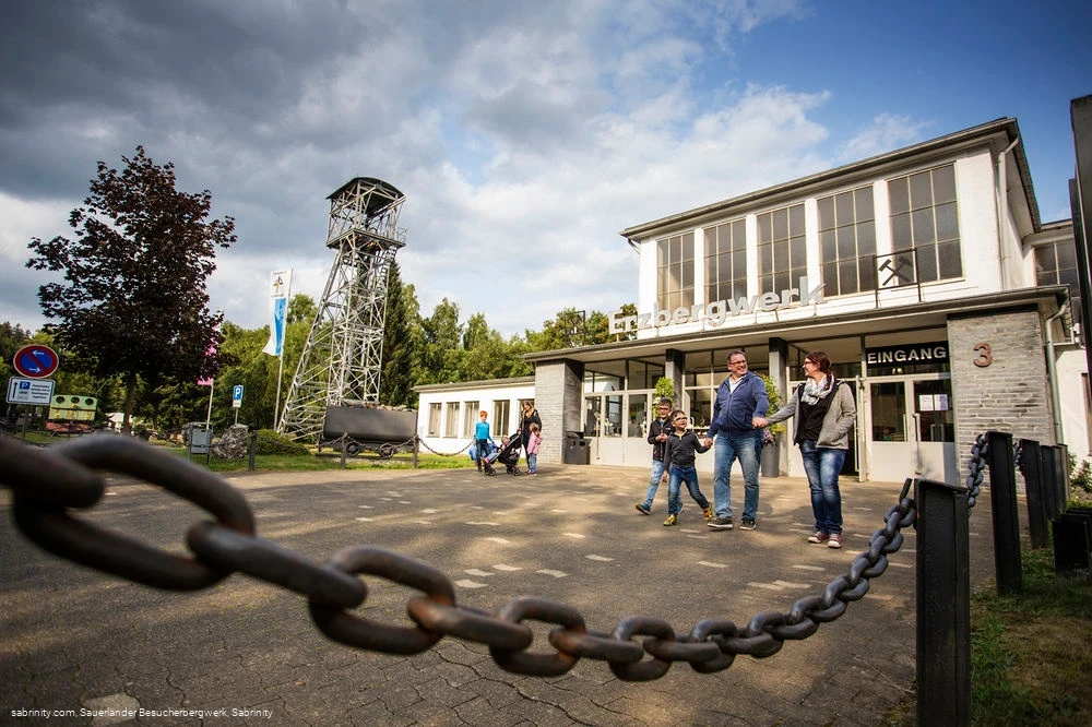Eingang Sauerländer Besucherbergwerk