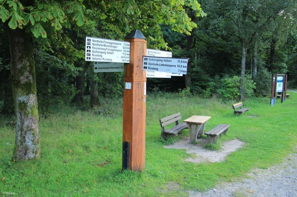 Wegekreuz der SGV am Rastplatz &amp;quot;Spinn