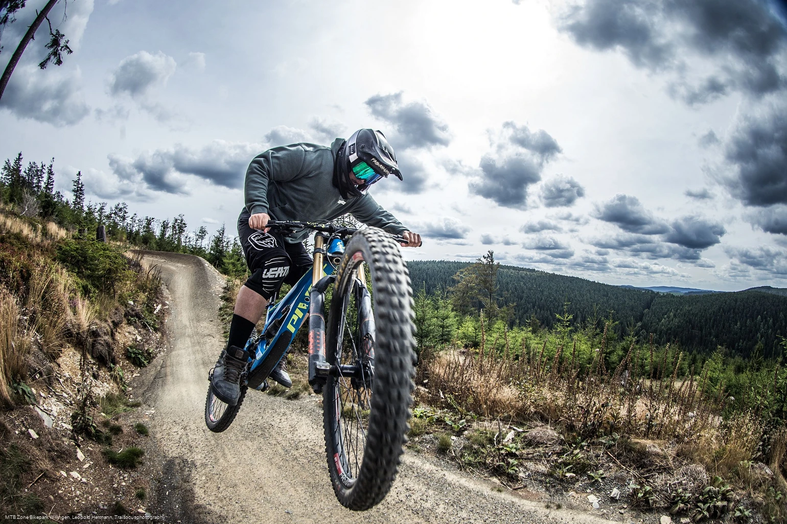 flowtrail-willingen-titalbild c) leopold-hermann-mtb-zone-bikepark-willingen.jpg flowtrail-willingen-titalbild c) leopold-hermann-mtb-zone-bikepark-willingen.jpg