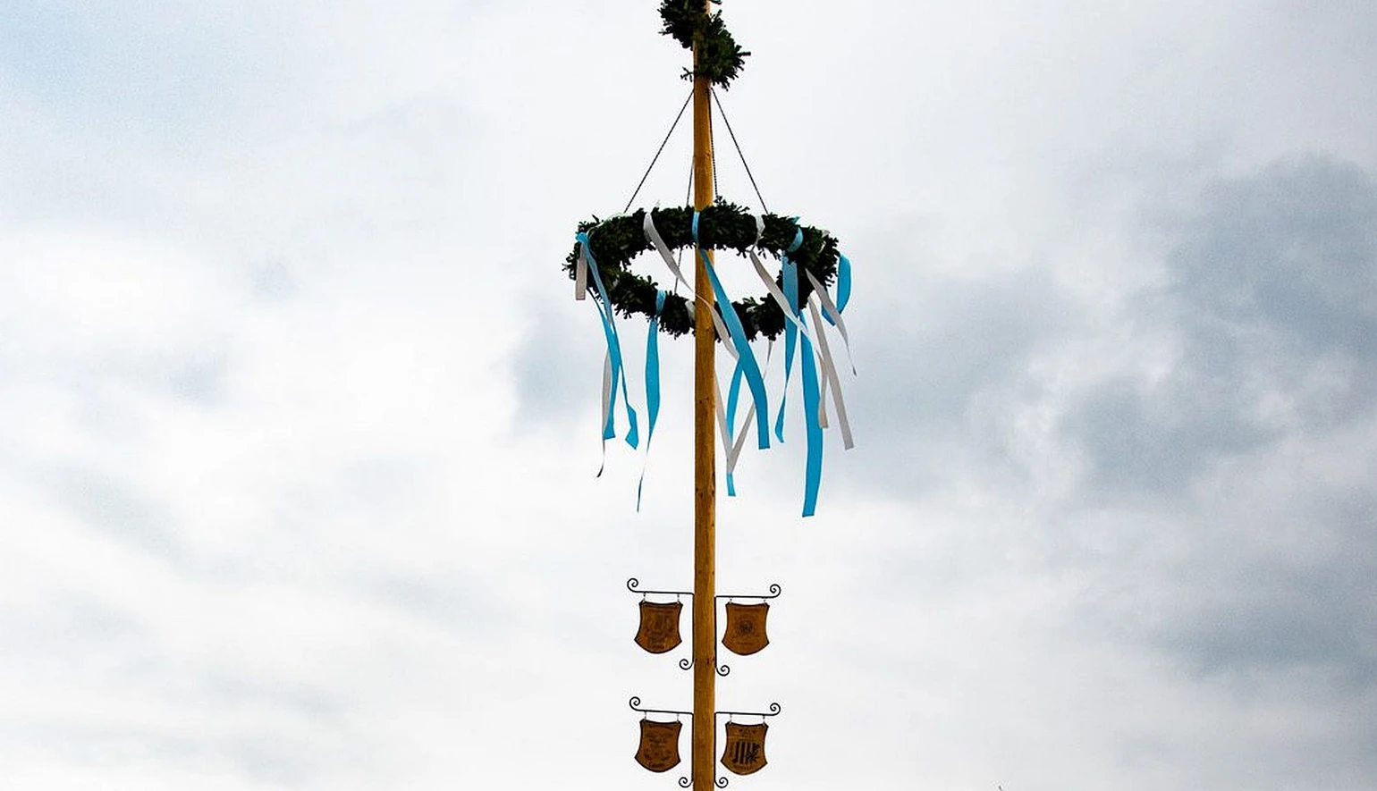maibaum-burschenclub-usseln.jpg
