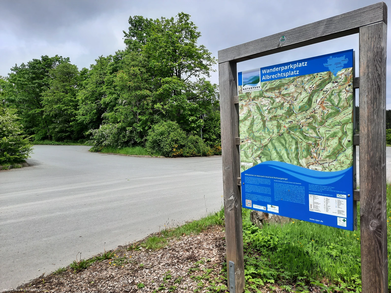 Startpunkt für viele Wanderungen - der Albrechtsplatz Startpunkt für viele Wanderungen - der Albrechtsplatz