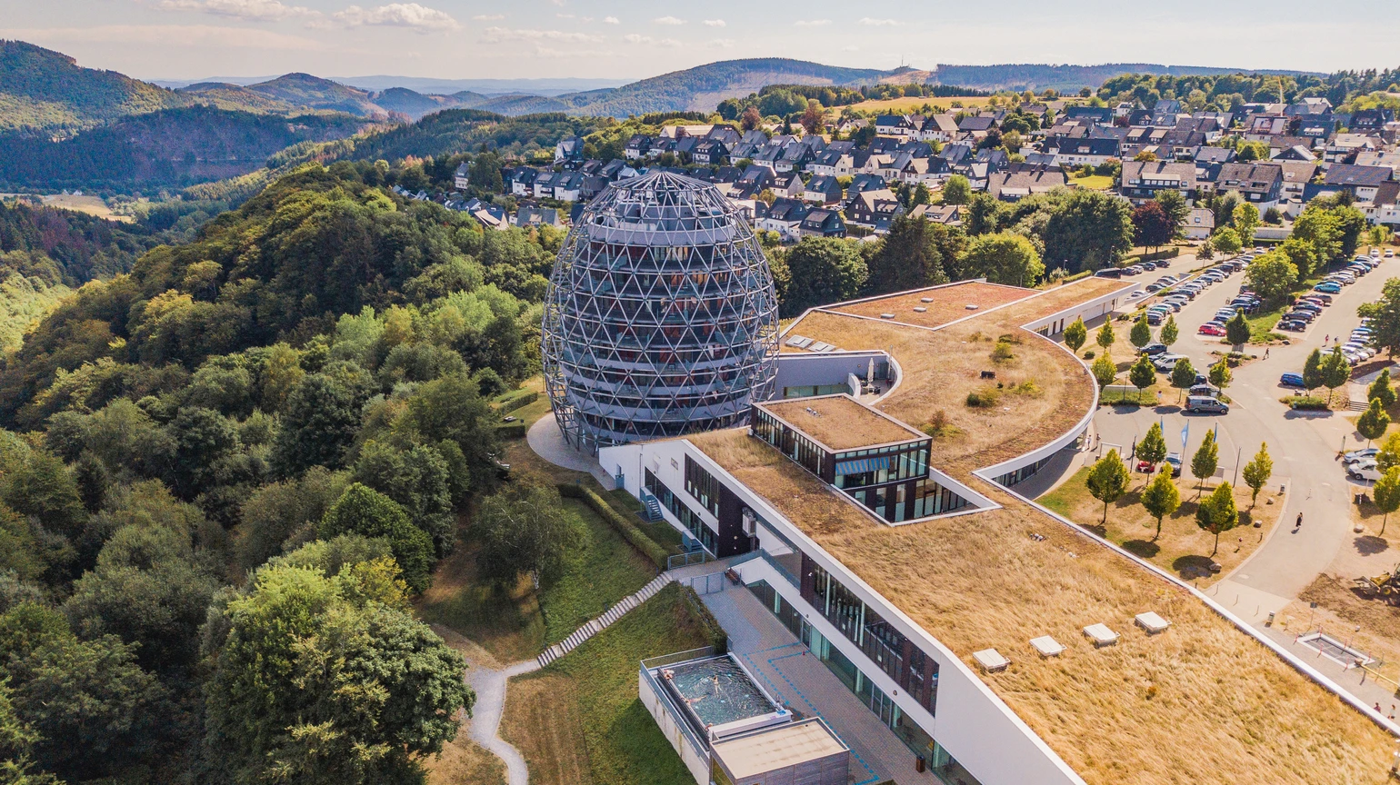 Winterberg_POIs_September_2022_stephanpetersdesign.de-66, Oversum Parkplatz.jpg