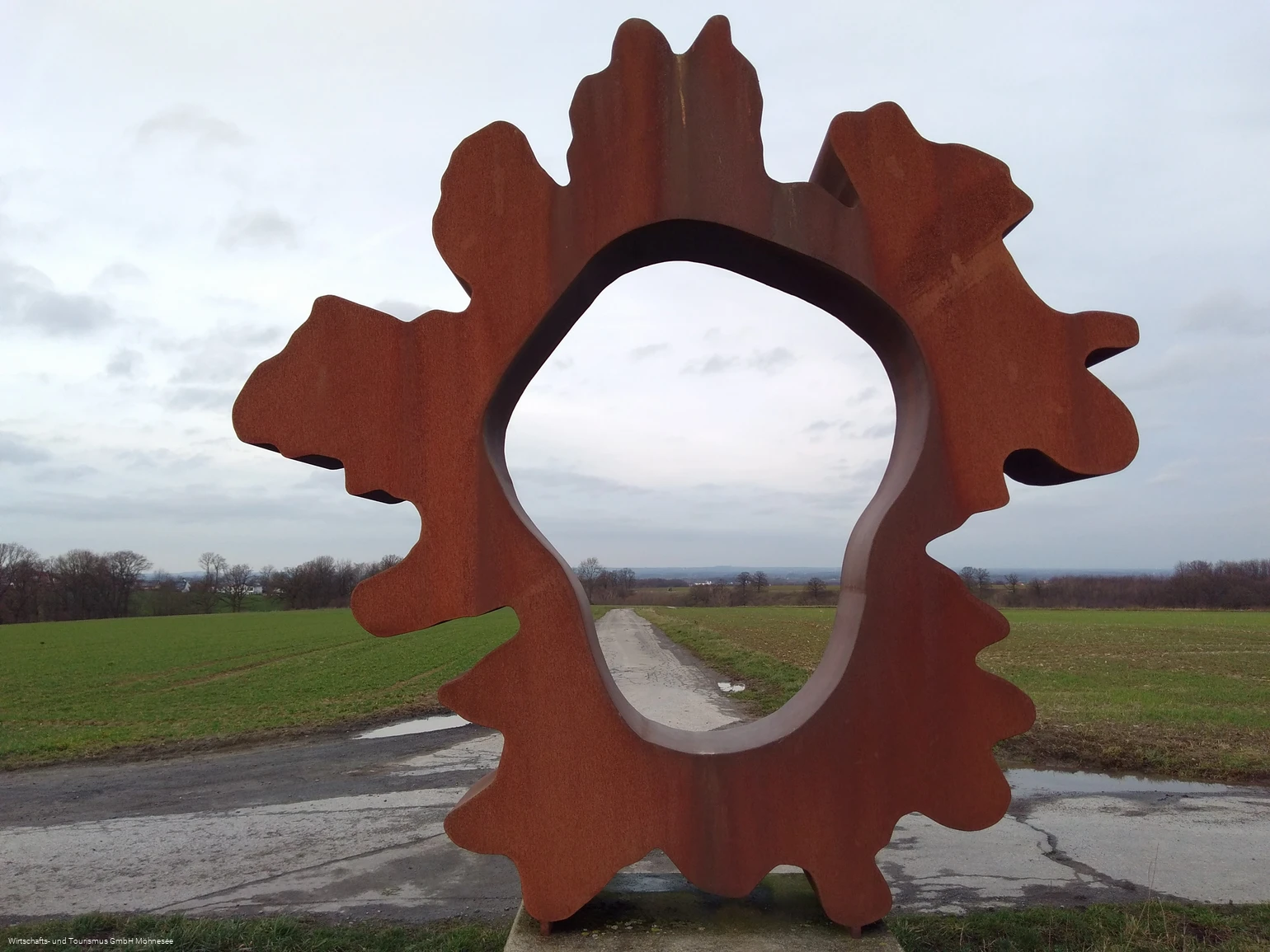 Wegmarke Kontur Fernsicht Soest.jpg