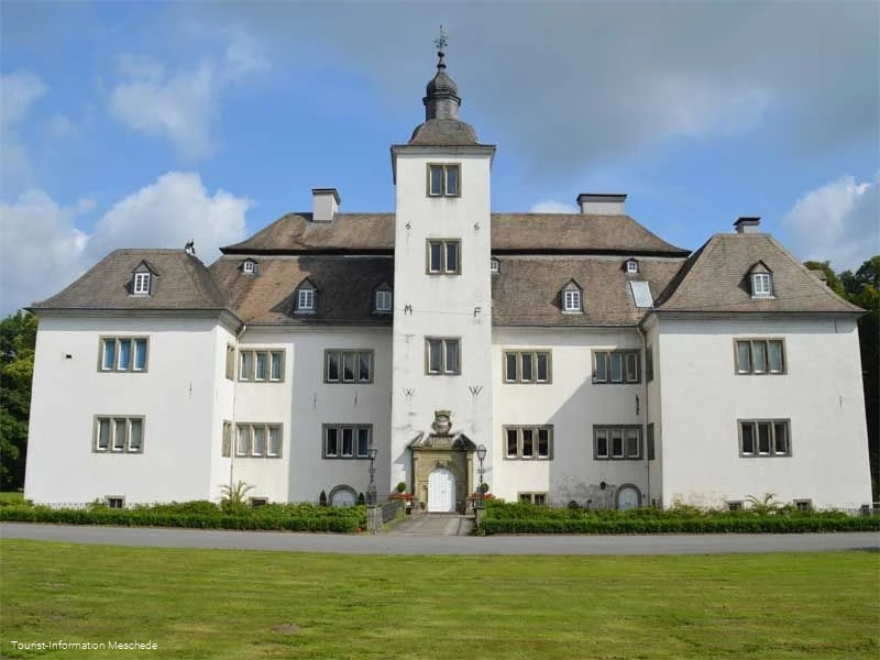 Wasserschloss Laer bei Meschede Wasserschloss Laer bei Meschede
