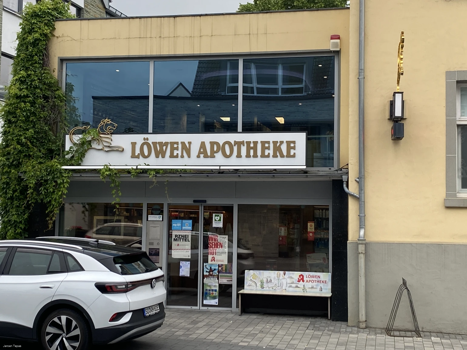 Löwen Apotheke, J. Tepas.JPG