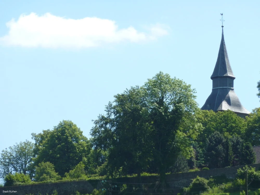 Blick auf den Turm der Johanneskirche