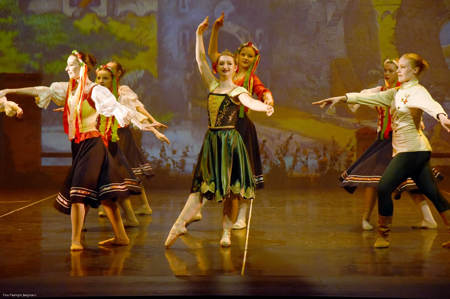 Ballett Mickeleit © Fotoatelier flashlight.JPG Ballett Mickeleit © Fotoatelier flashlight.JPG