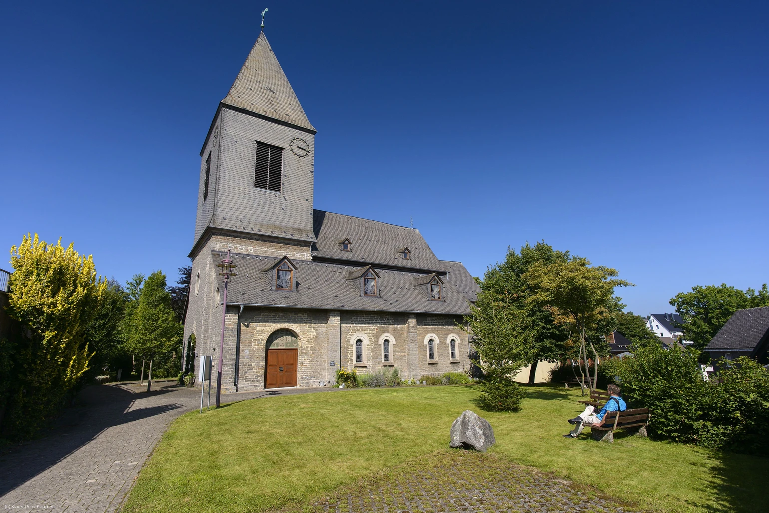 Kirche Usseln Außenansicht