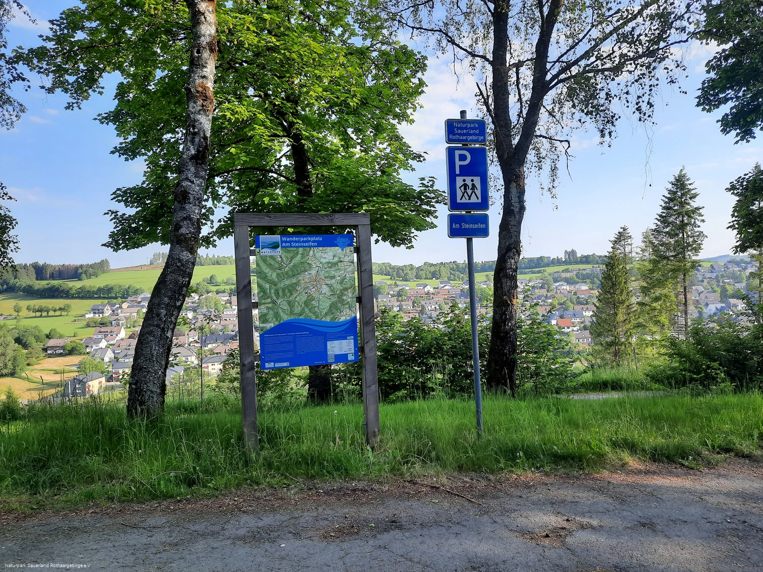 Aussichtsreicher Wanderparkplatz in Erndtebrück