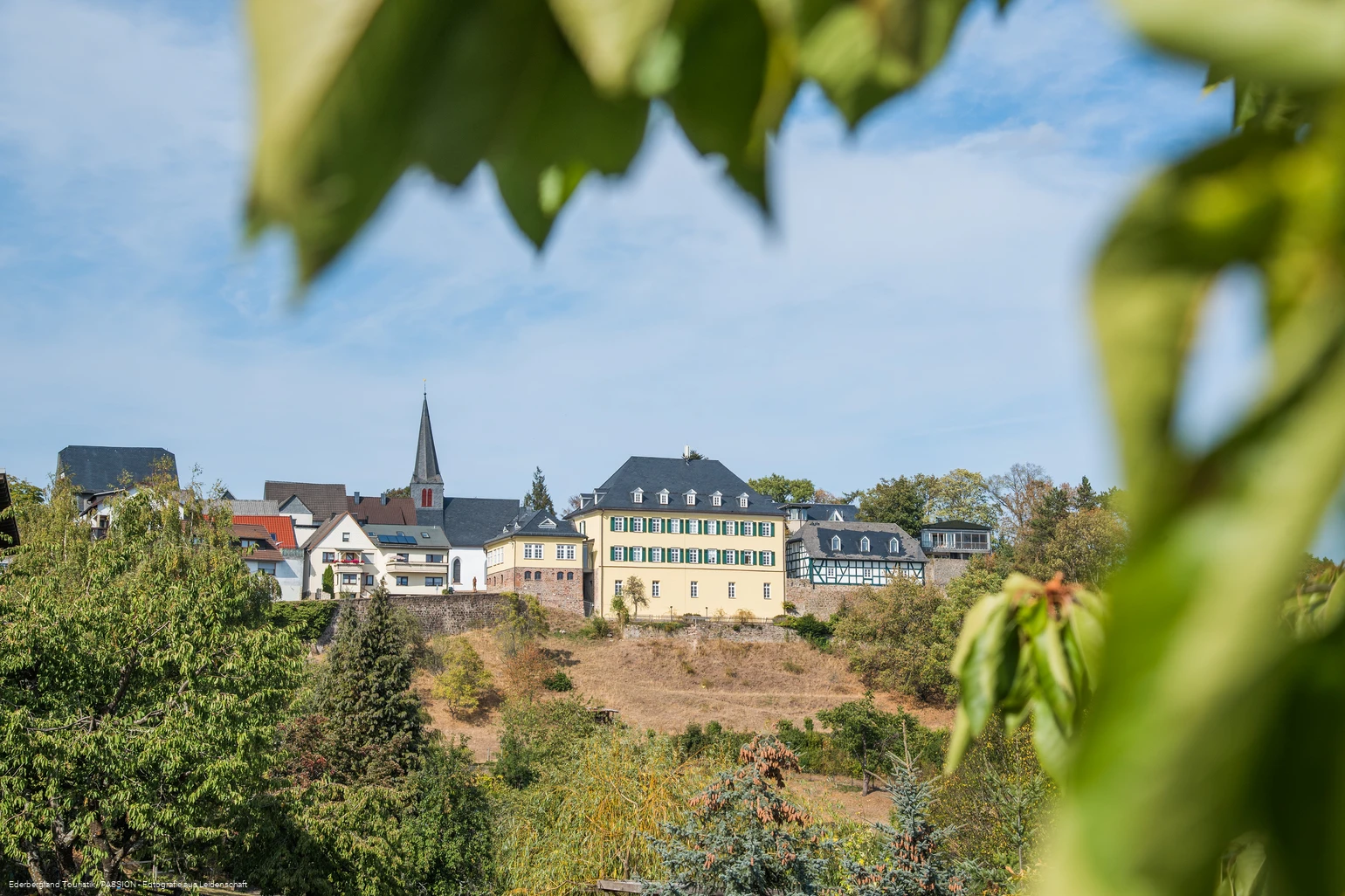 Blick auf die Neuburg, Battenberg(Eder) Blick auf die Neuburg, Battenberg(Eder)