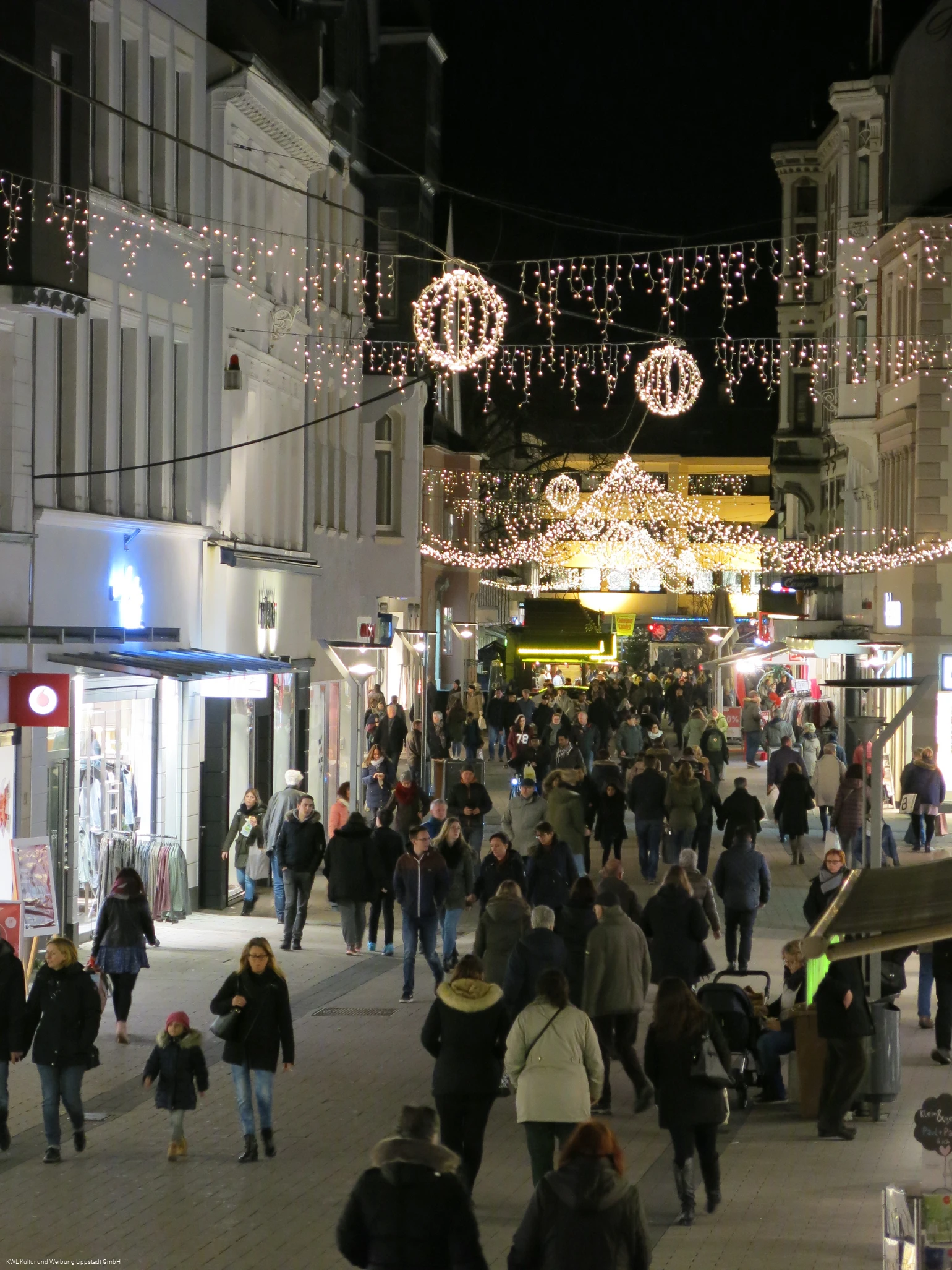 Moonlight-Shopping Innenstadt (C) Kultur und Werbung LP (1).JPG