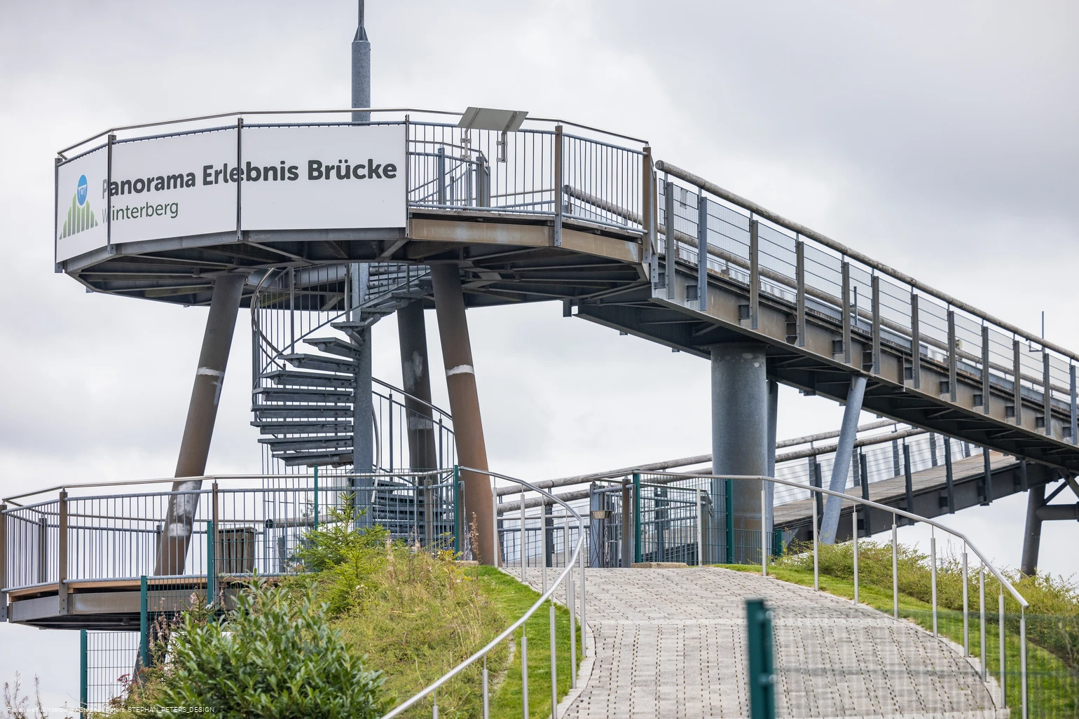Panorama Erlebnisbrücke beim Erlebnisberg Kappe in Winterberg.