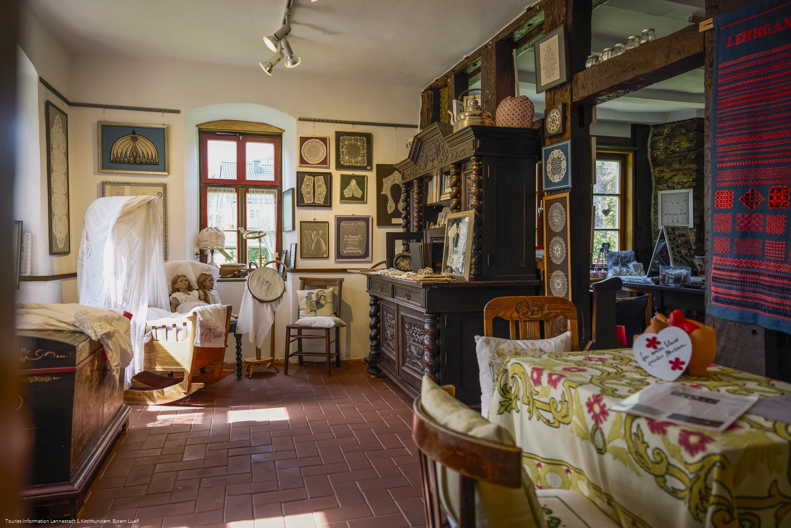 Kirchhundem-Oberhundem_Stickereimuseum__Björn_Lülf_Tourist-Information_Lennestadt&Kirchhundem_Touristik_LeKi_292.jpg