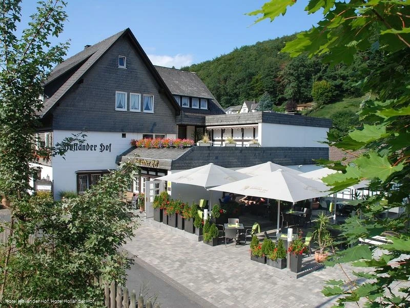 Hausansicht Hotel Holländer Hof Grevenstein