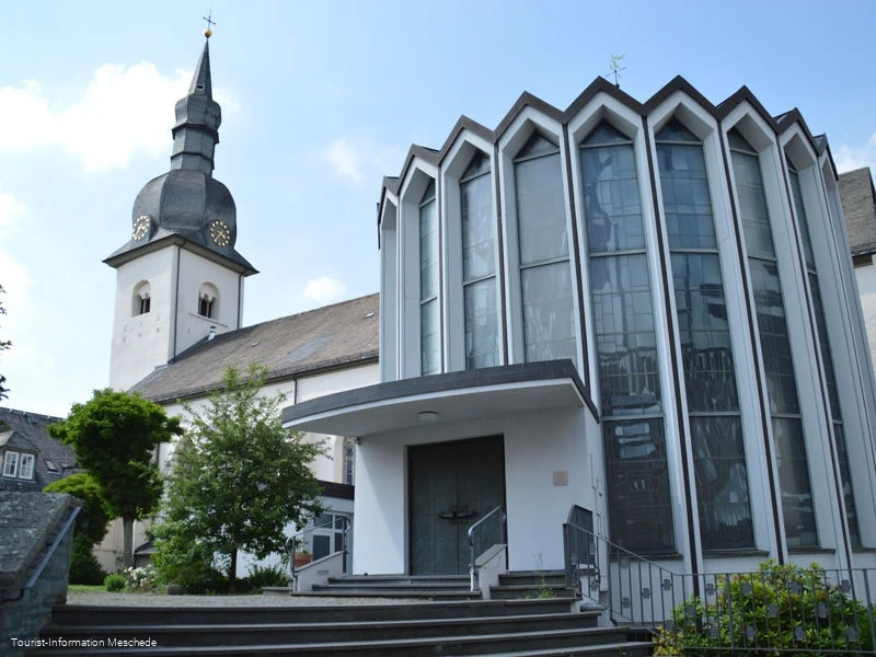 Pfarrkirche St. Walburga Pfarrkirche St. Walburga
