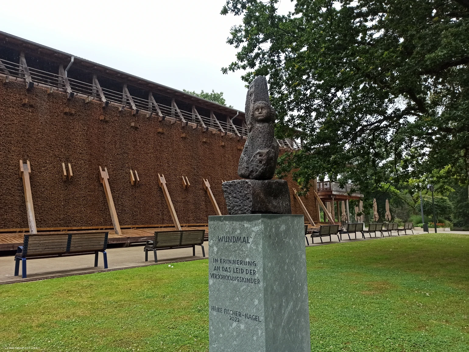 Skulptur "Wundmal" im Kurpark Bad Sassendorf