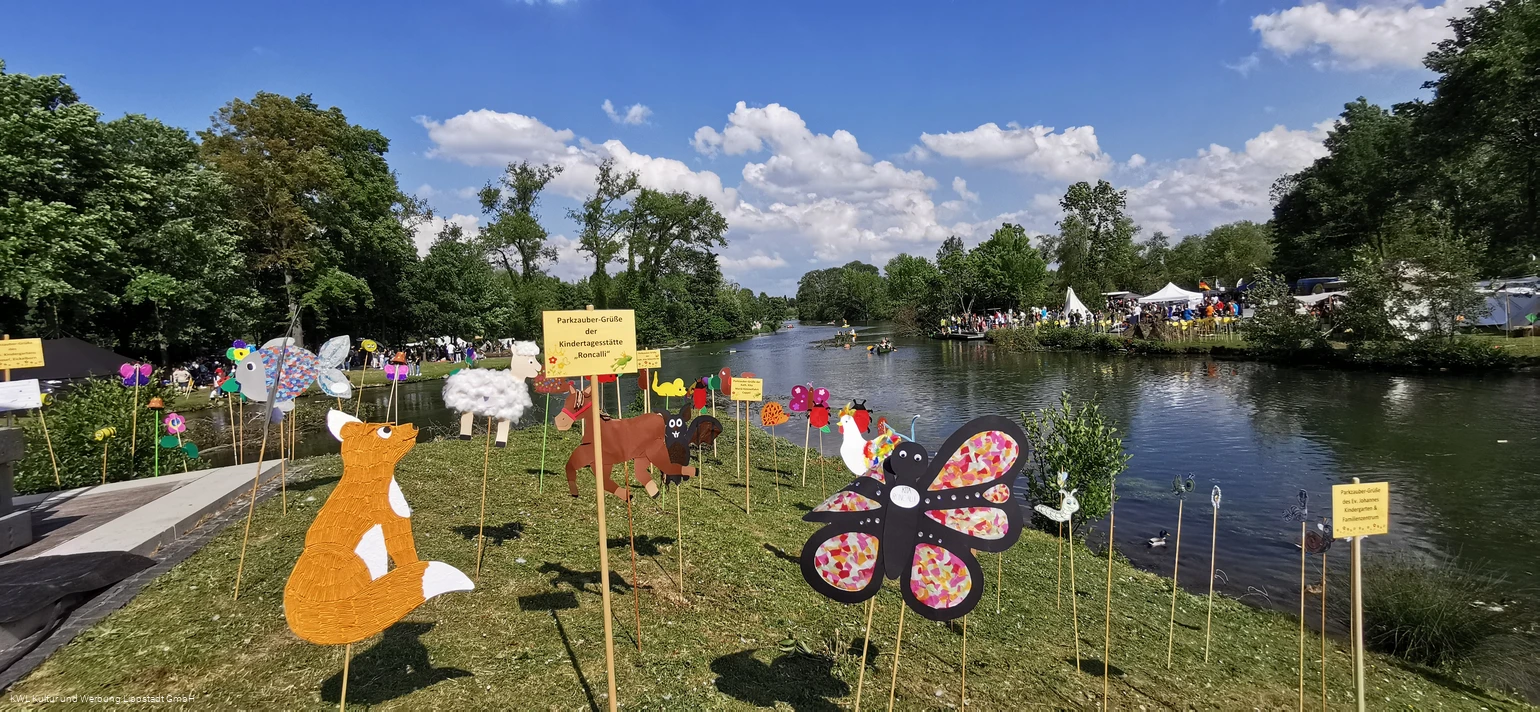 Kita_Stäbe.jpg Kita_Stäbe.jpg