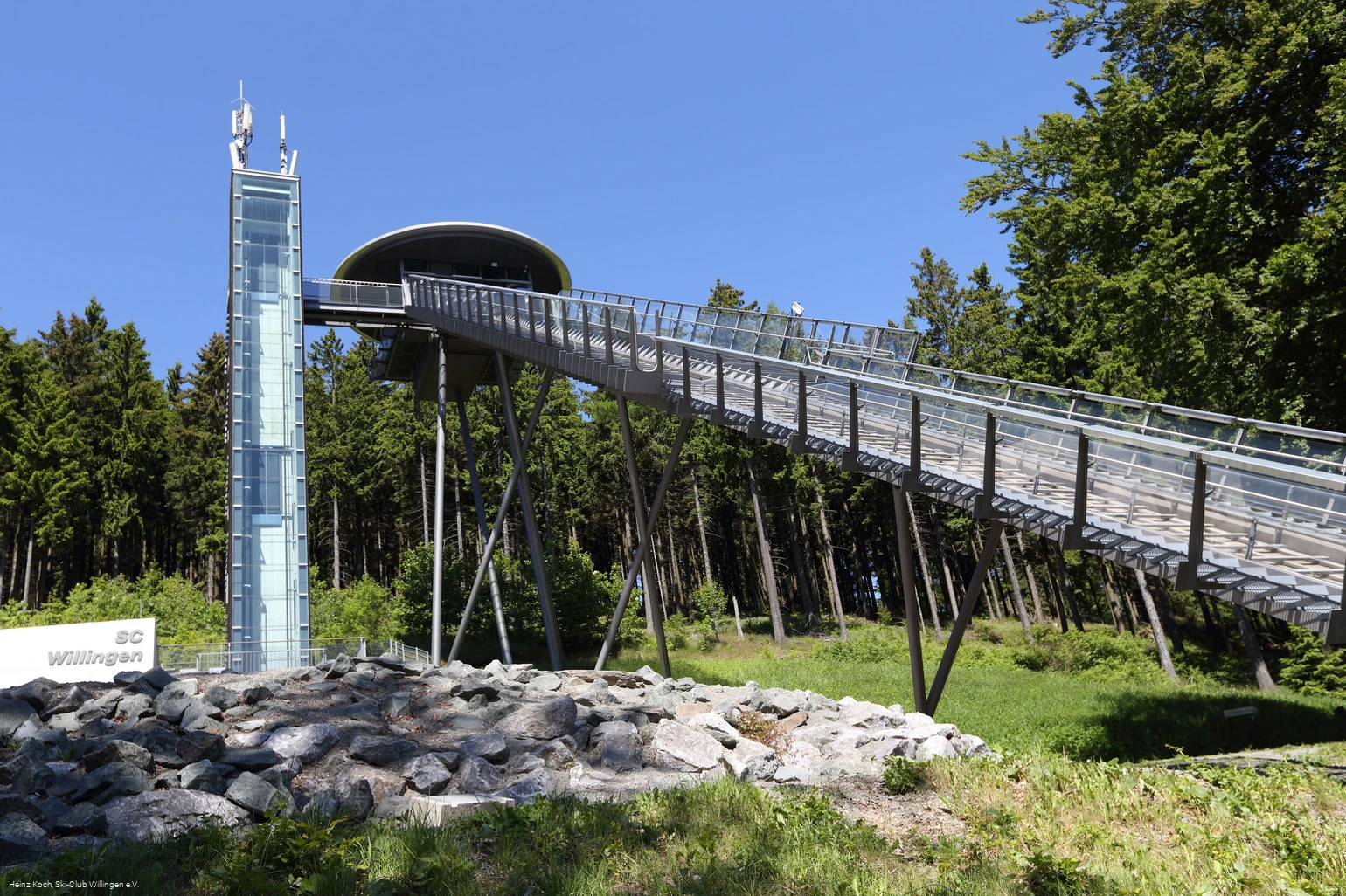 anlaufturm-muehlenkopfschanze-juni-2014.jpg anlaufturm-muehlenkopfschanze-juni-2014.jpg