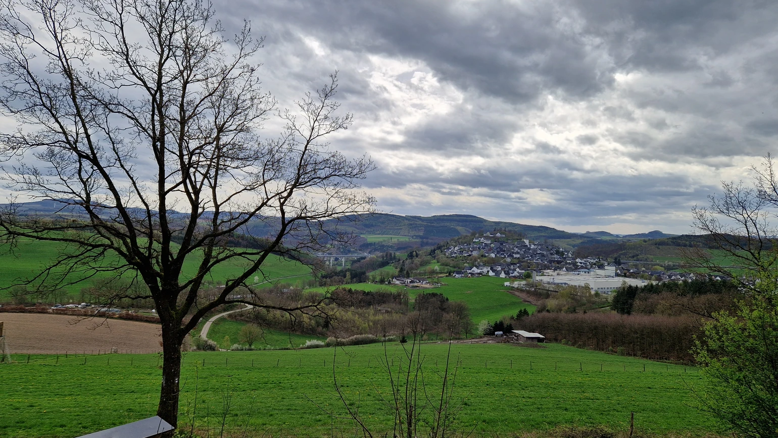 Aussicht XXL-Bank Eversberg (Anja Weims) (12).jpg Aussicht XXL-Bank Eversberg (Anja Weims) (12).jpg