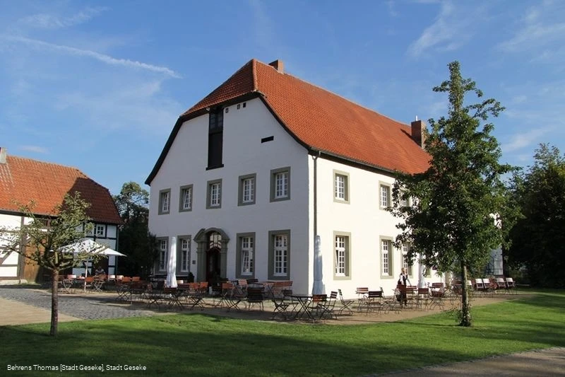 Gebäude Frontansicht Gebäude Frontansicht