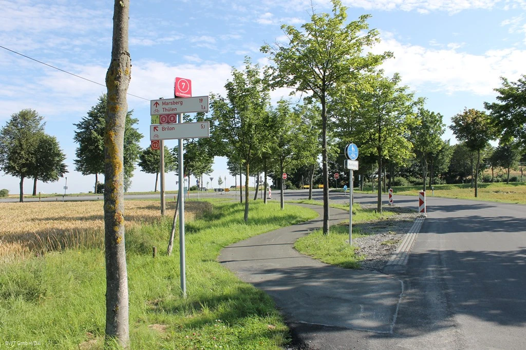 7 Thülener Kreuz vom Flugplatz kommend II.JPG