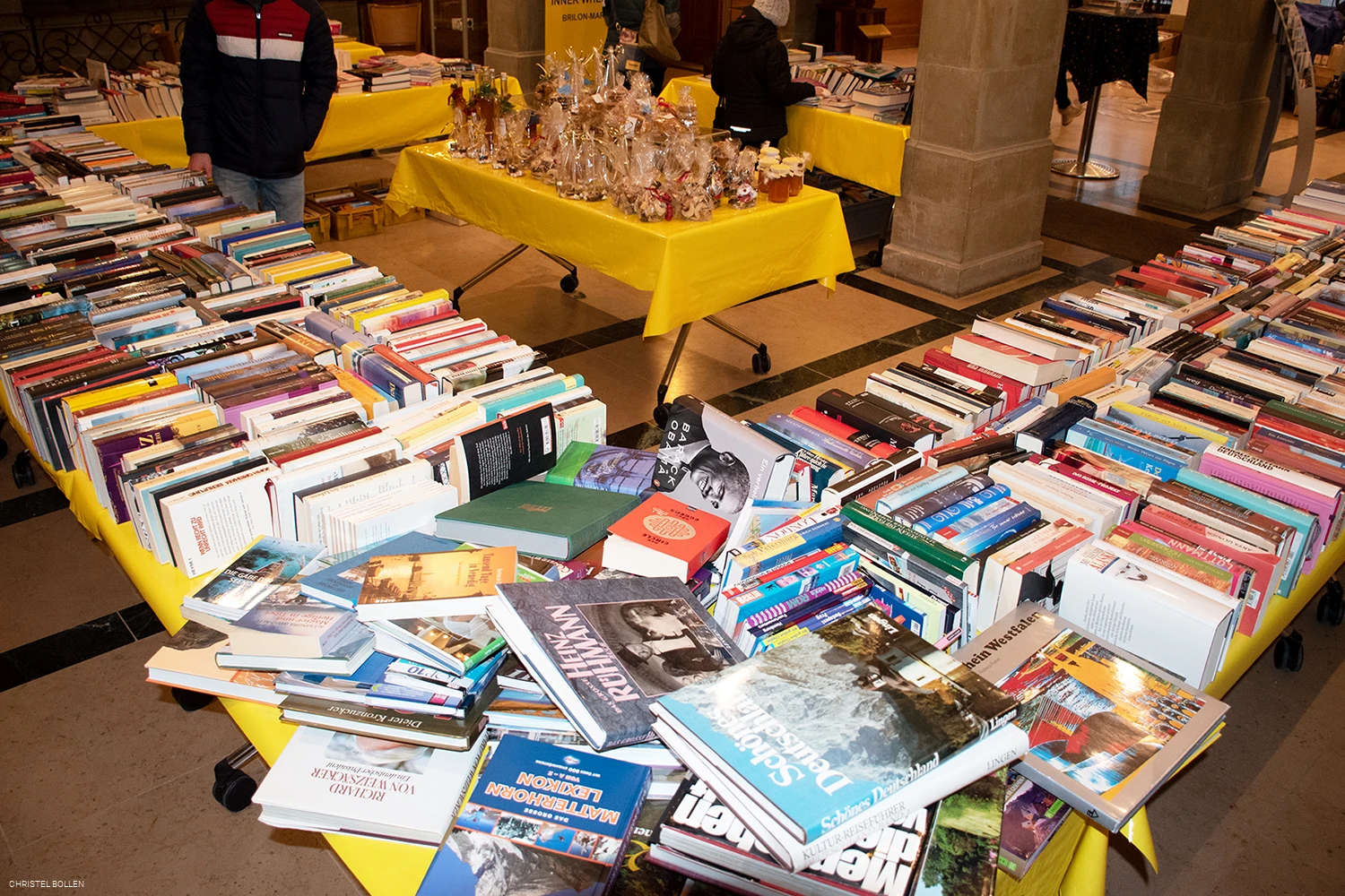 Bücherbasar@Christel Bollen Bücherbasar@Christel Bollen