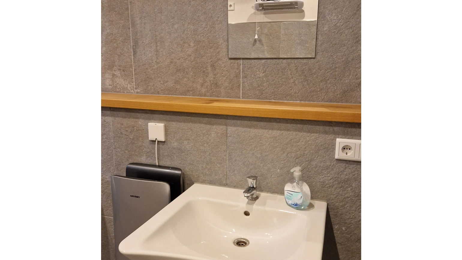 Jüppkenpark WC Anlage Innen2