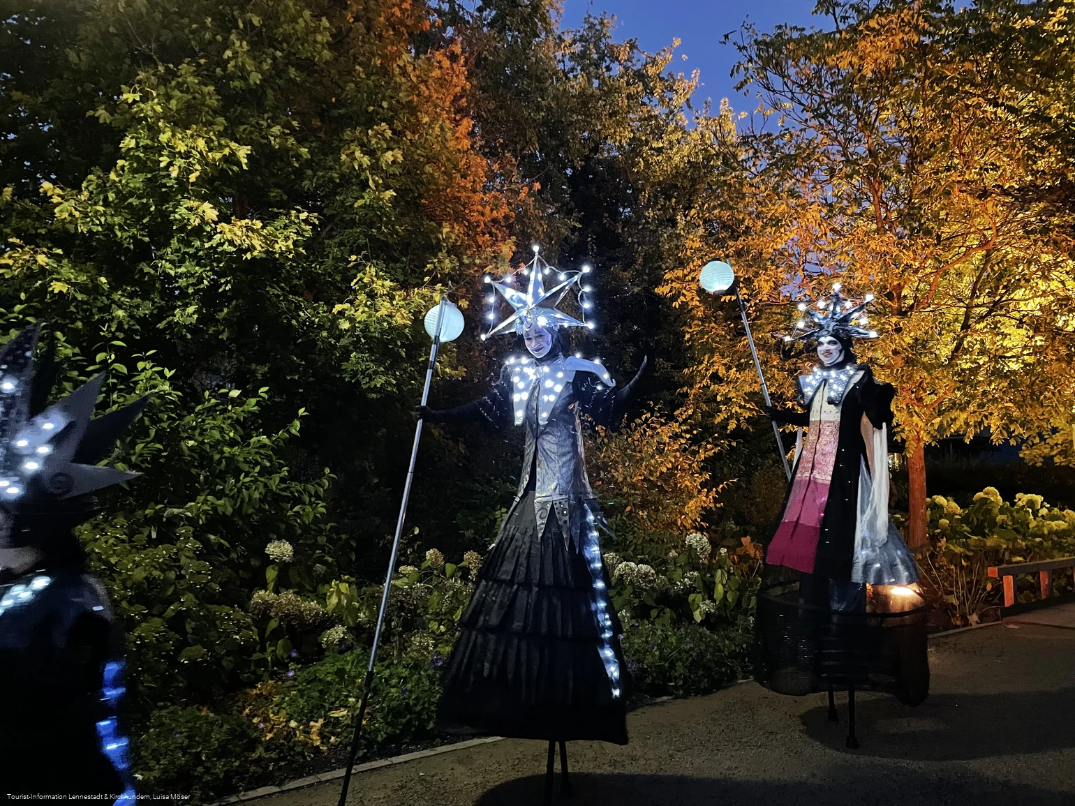 Lennnestadt Leuchtet Walkact TalVITAL©Tourist-Information Lennestadt & Kirchhundem.JPG Lennnestadt Leuchtet Walkact TalVITAL©Tourist-Information Lennestadt & Kirchhundem.JPG