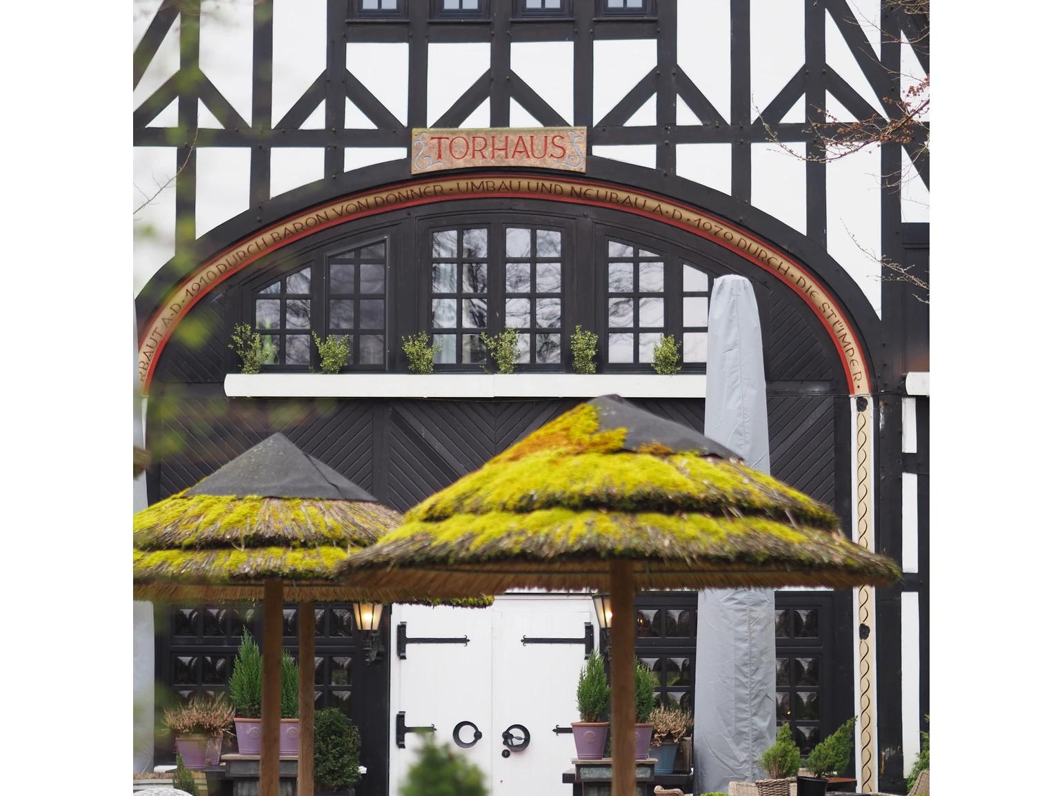 Torhaus außen.JPG