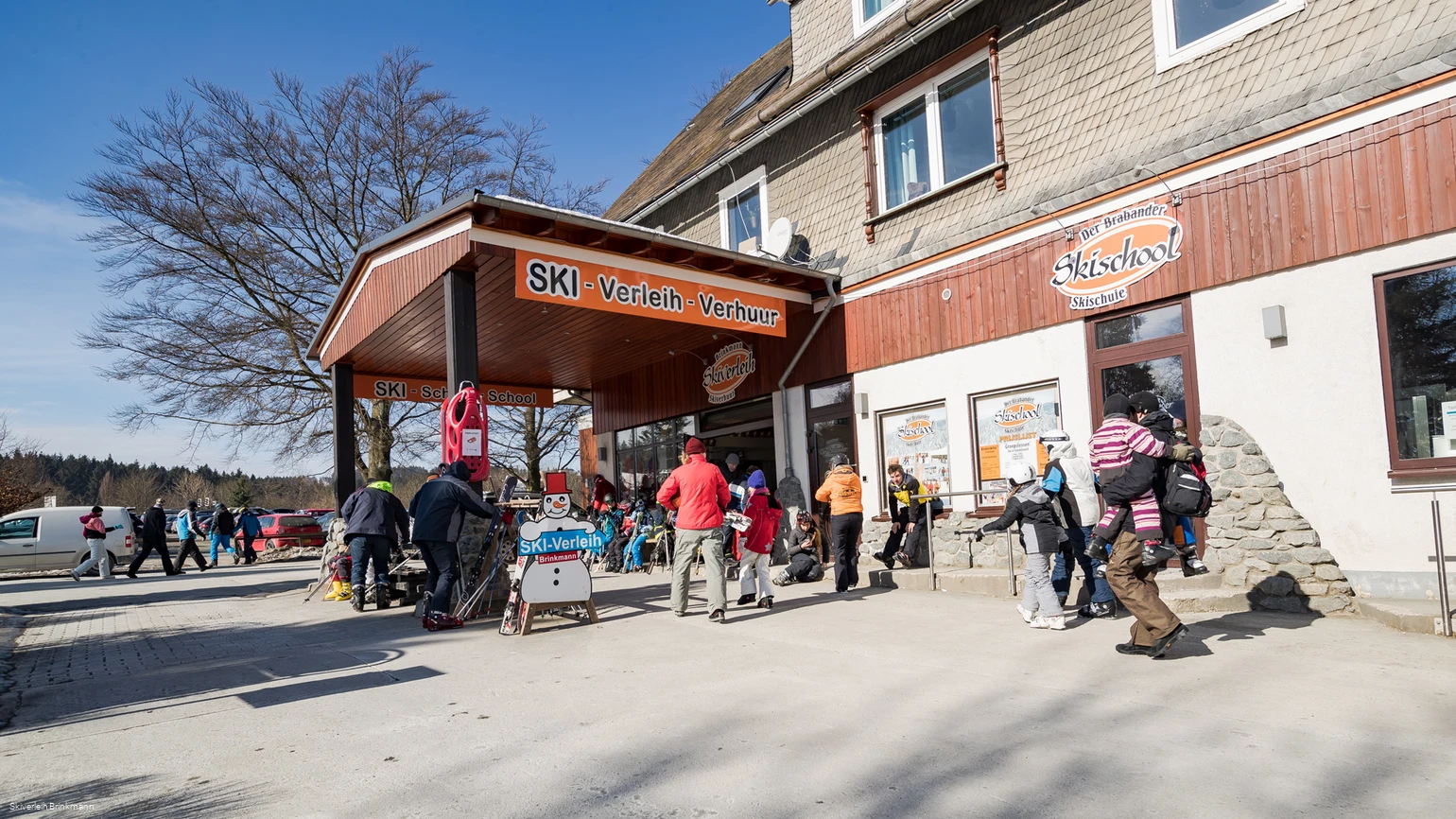 Außenansicht des Skiverleihs Brinkmann.