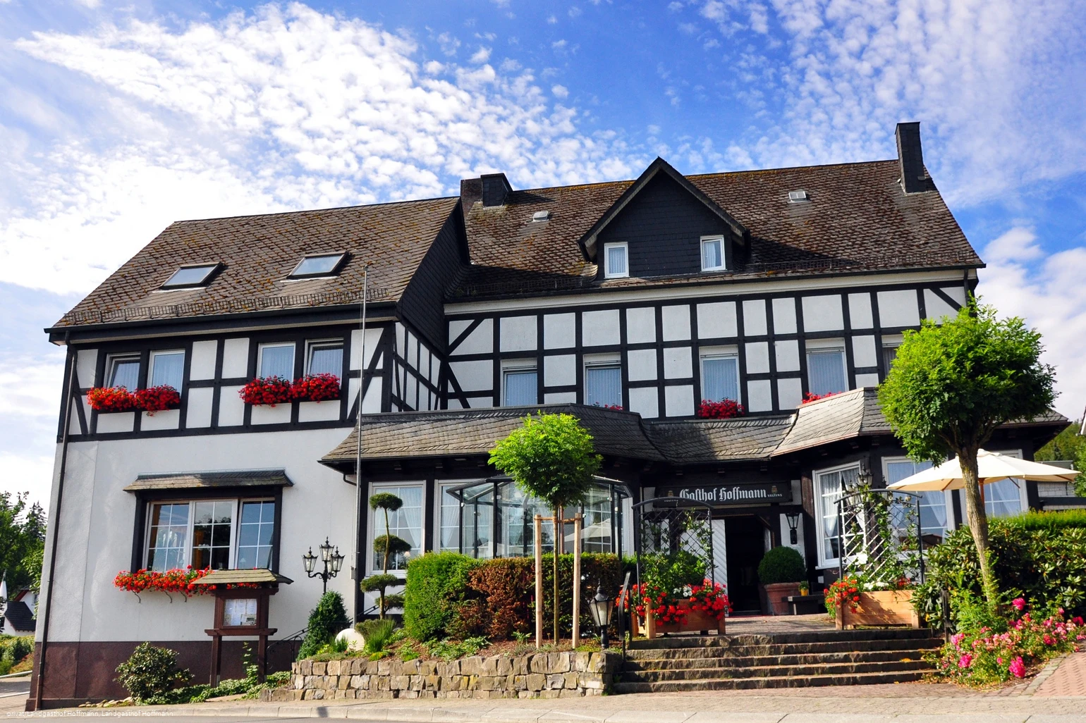 Außenansicht Landgasthof Hoffmann vorne Außenansicht Landgasthof Hoffmann vorne