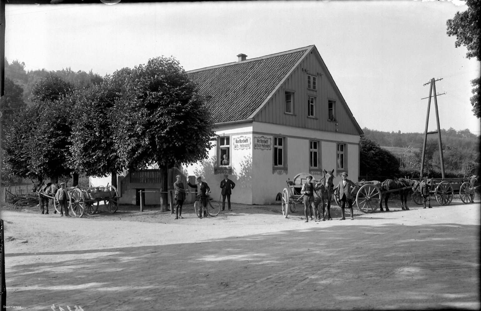 Kreuzung Wildenkuhlen Gaststätte mit Karren.jpg