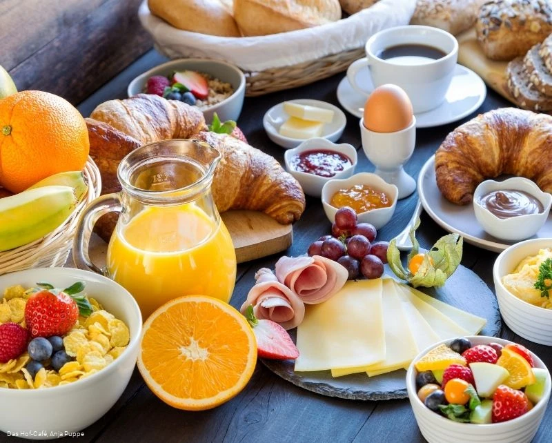 Das Hof-Cafe Frühstück.jpg