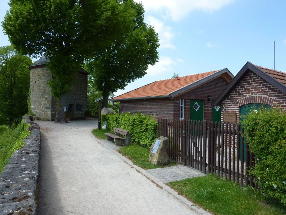 Handwerkerdorf und Hexenturm