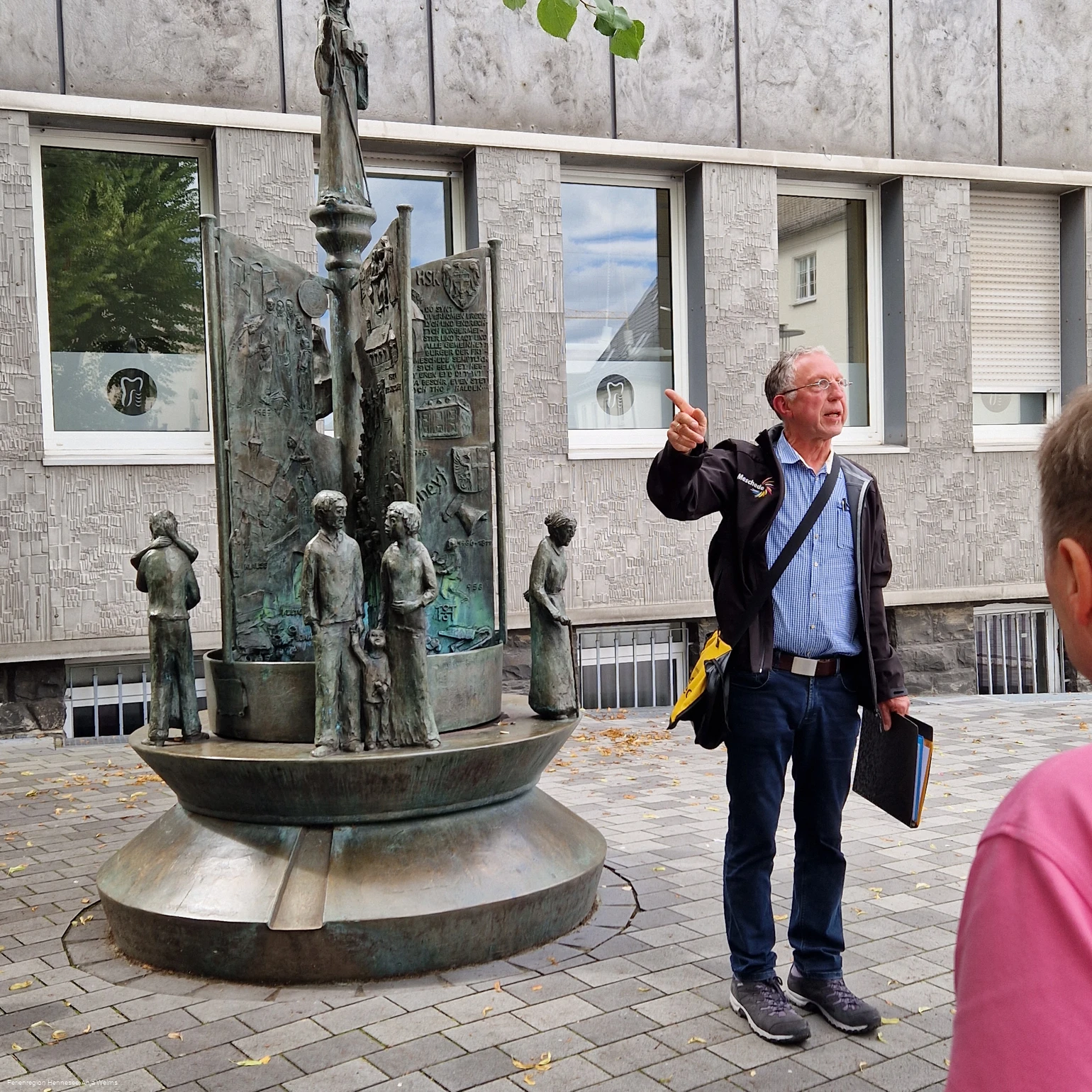 Geschichtsbrunnen "Kleines Welttheater" Stiftsplatz Meschede