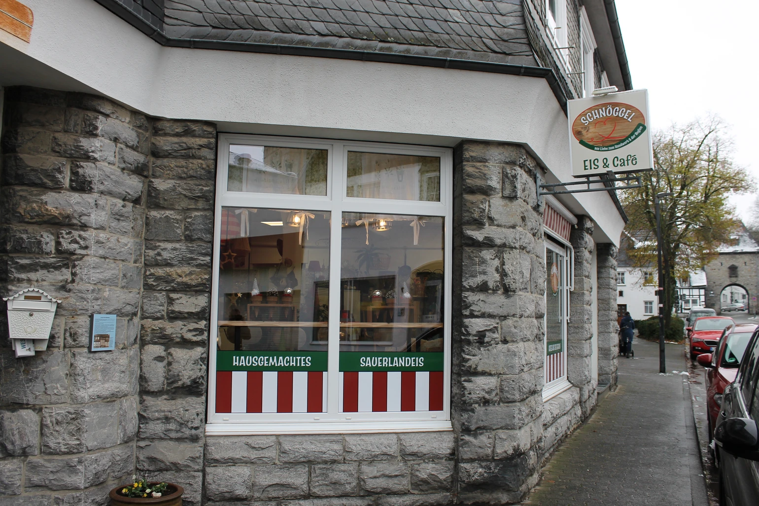 Schnöggel Eiscafé.JPG