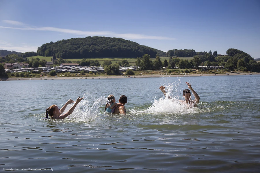 Badespaß am Diemelsee