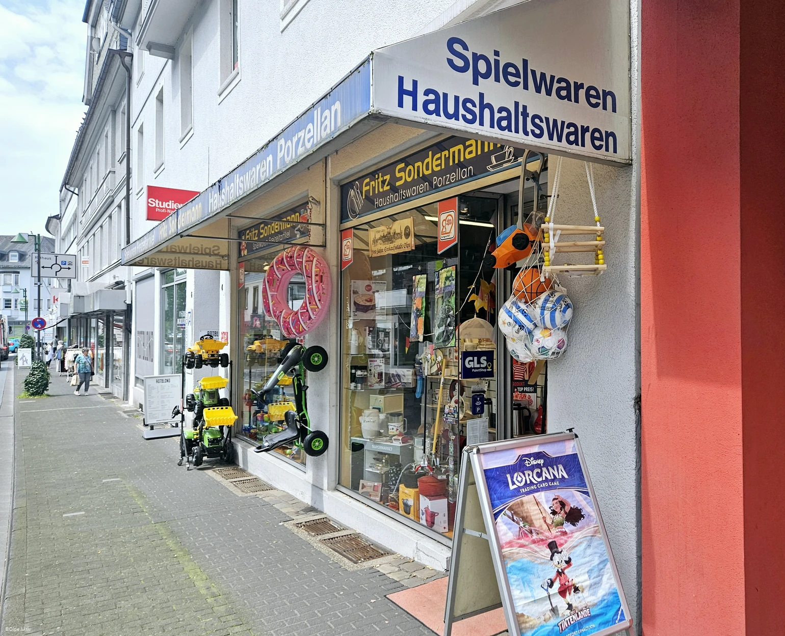 Sondermann.jpg Sondermann.jpg