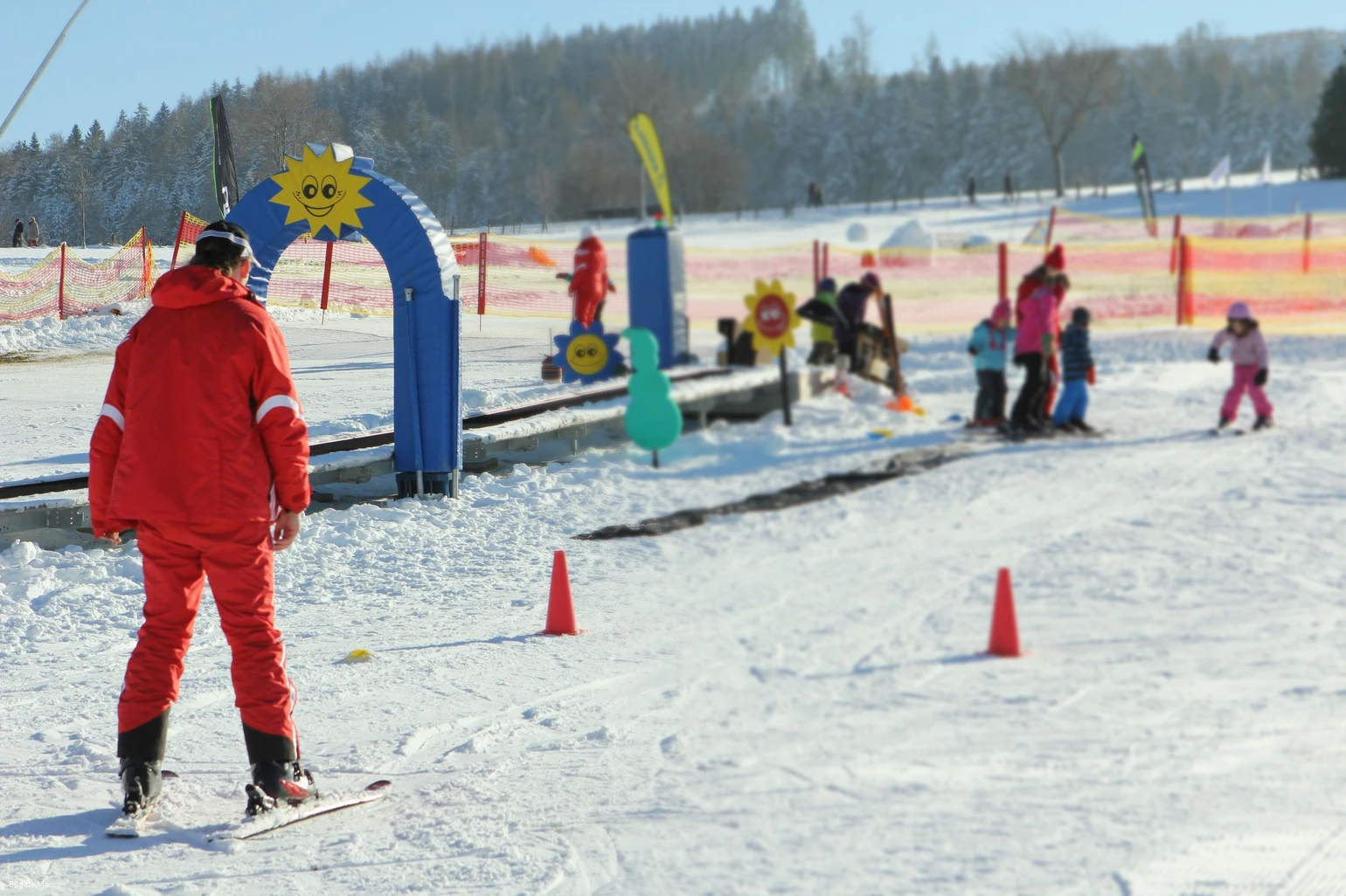 skischule-kinderland-dorfwiese.jpg