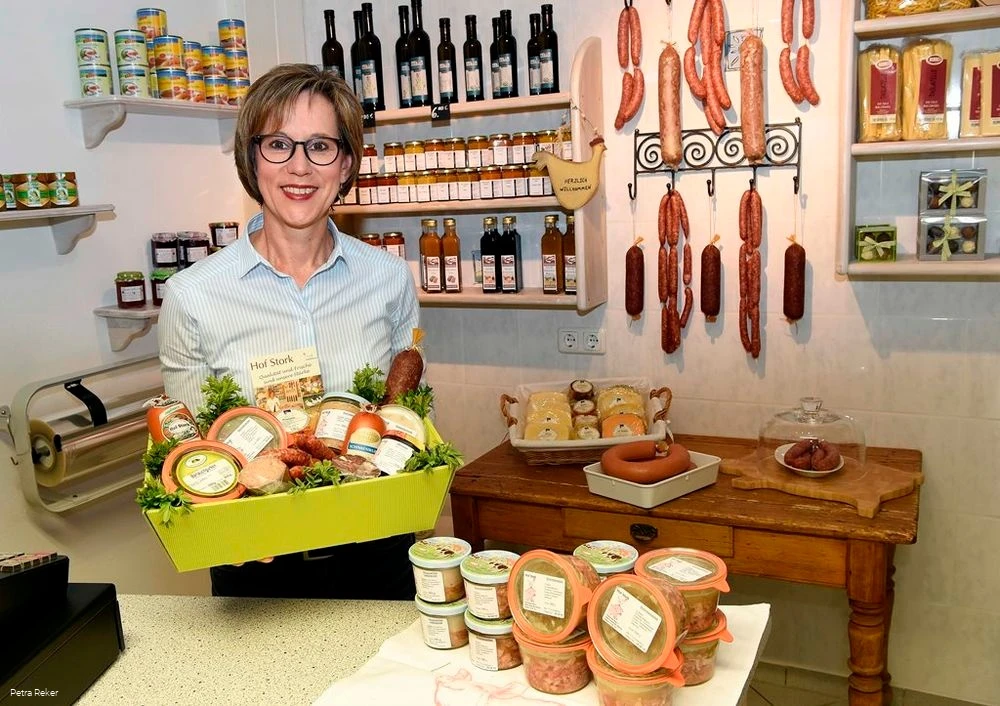 Brigitte Reinken-Stork in ihrem Hofladen Brigitte Reinken-Stork in ihrem Hofladen