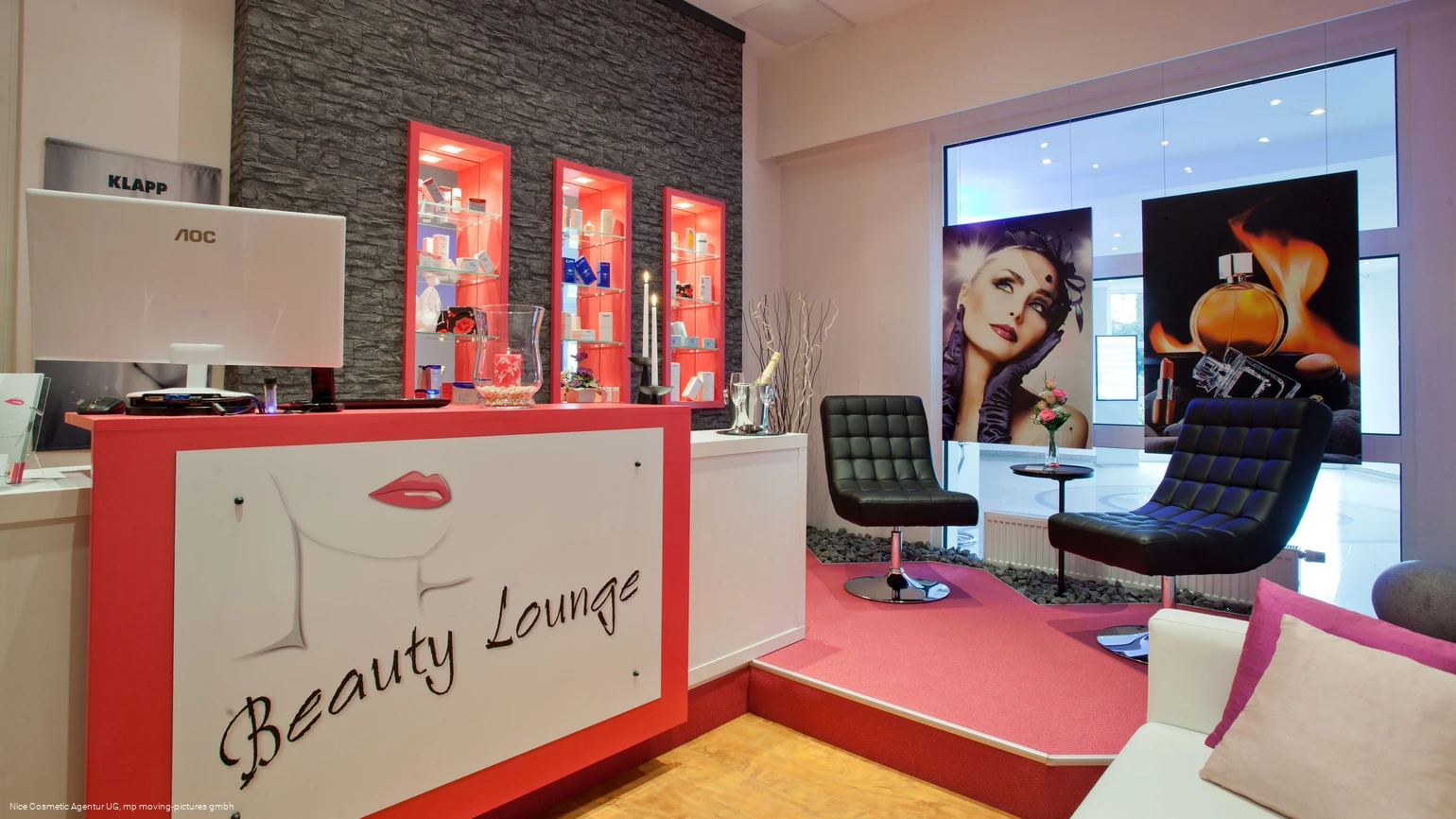 empfang1 ©mp moving-pictures gmbh, Nice Cosmetic Agentur UG.jpg