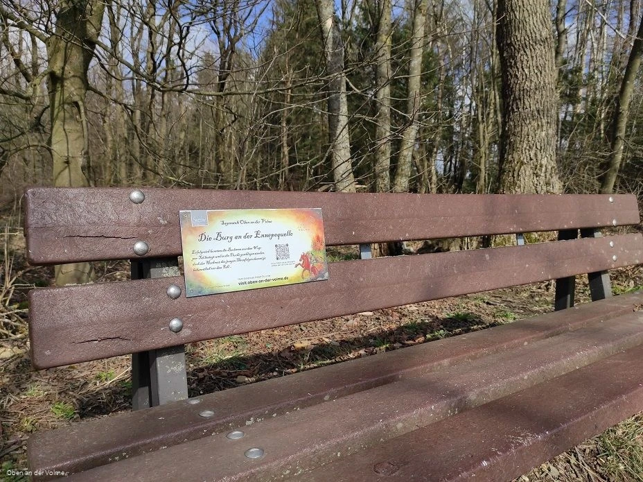 Per QR-Code gibt es hier das Hörspiel zur Burg an Per QR-Code gibt es hier das Hörspiel zur Burg an