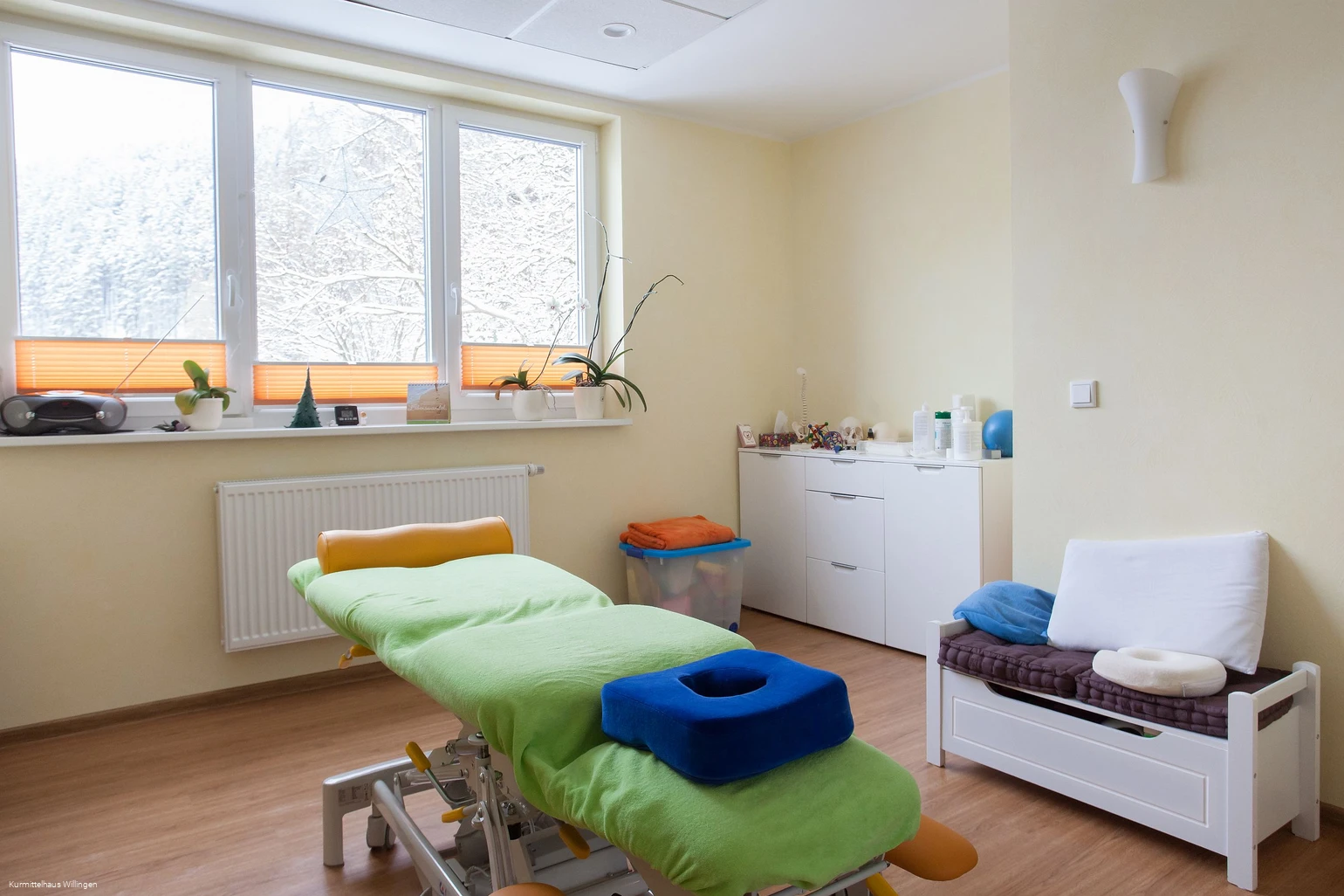 kurmittelhaus-willingen-behandlungsraum.jpg