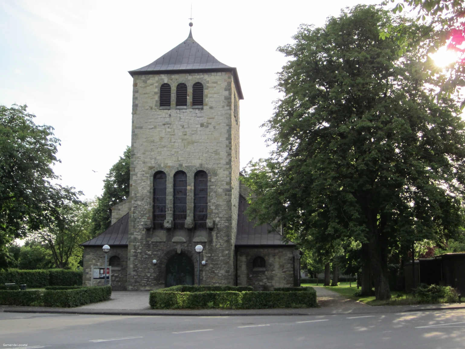 St. Albertus Magnus Kirche Hovestadt.jpg