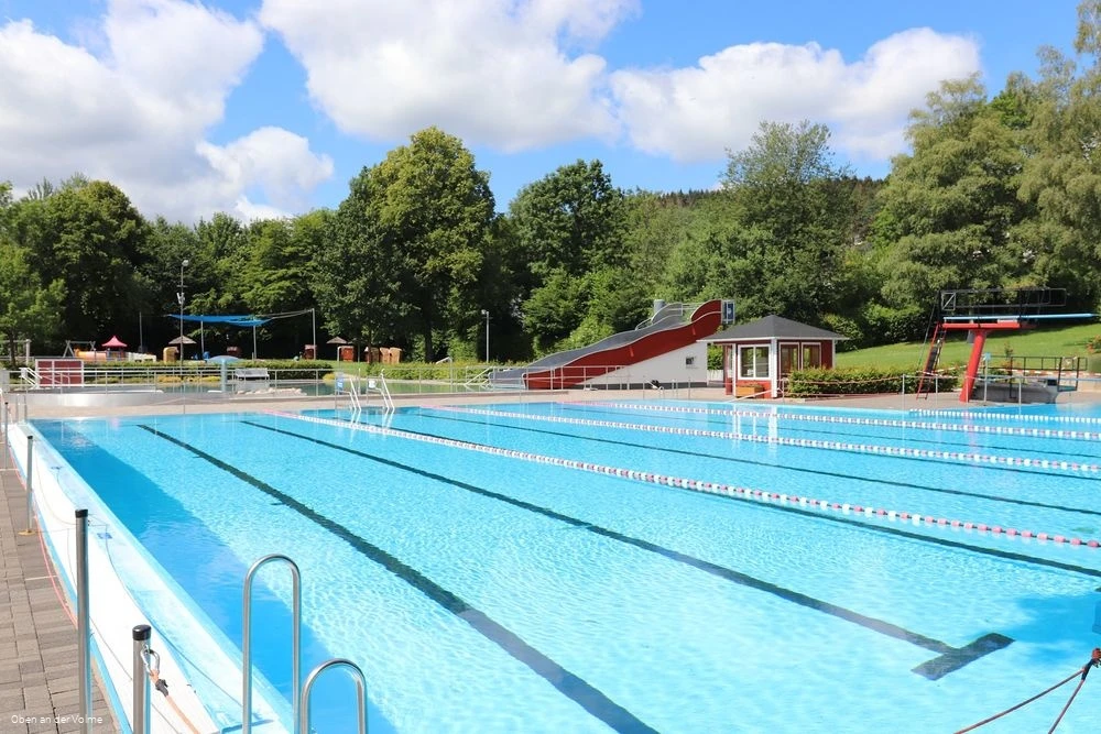 Hier kann man gemütlich seine Bahnen ziehen Hier kann man gemütlich seine Bahnen ziehen